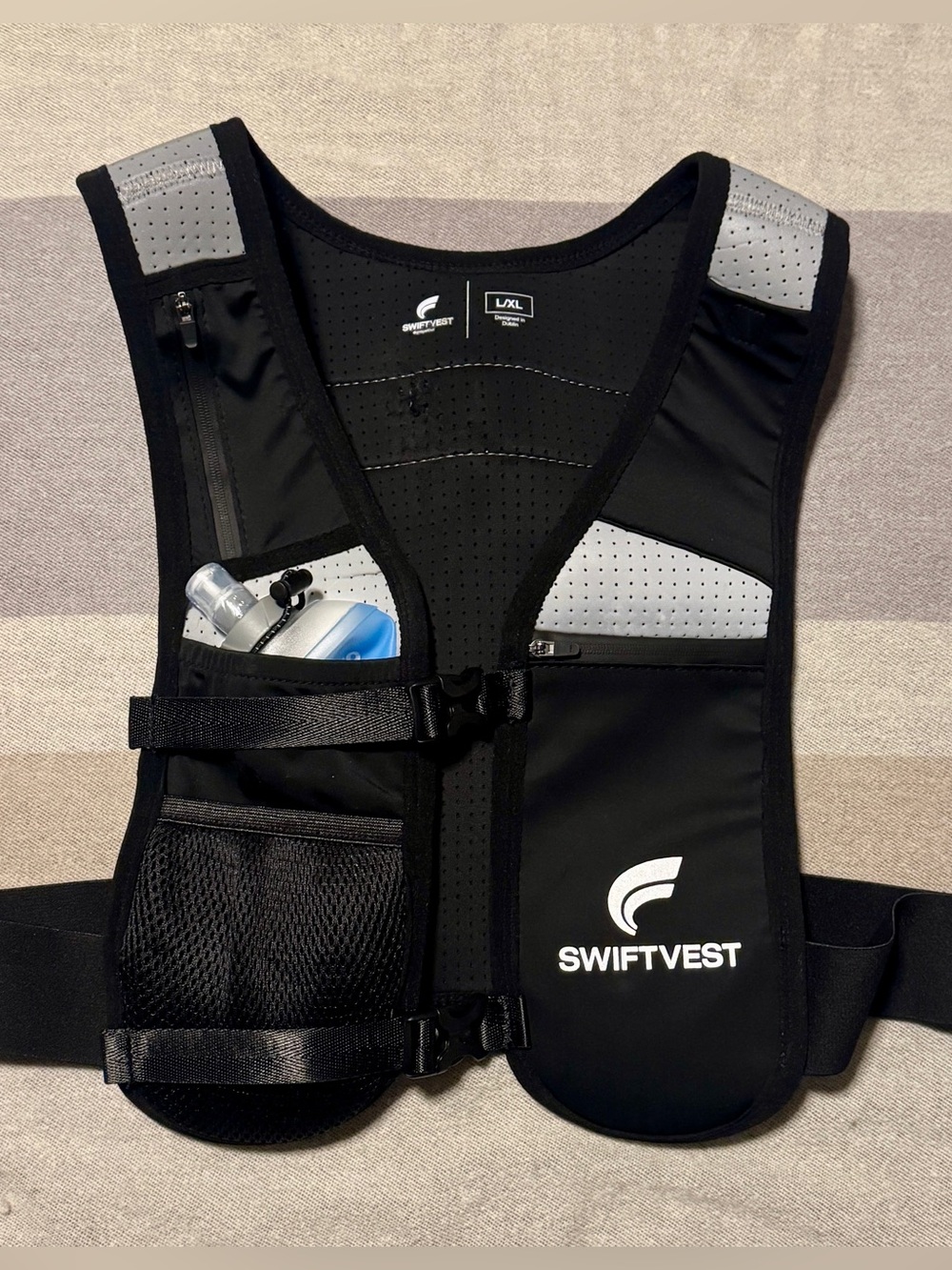 SWIFTVEST Black Reflective Hydration Running Vest